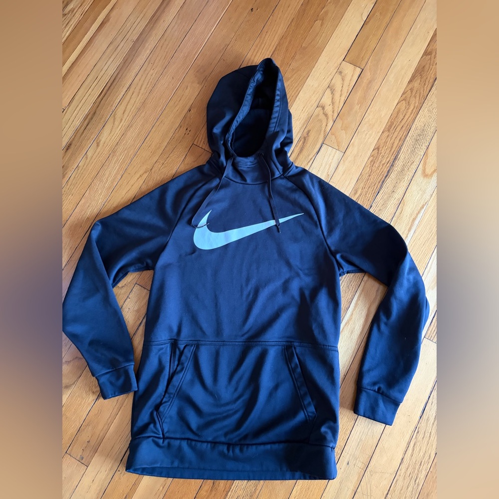Nike Men's Sm. Black Therma-Fit Hoodie w White Logo. Cozy Warm. Front pockets